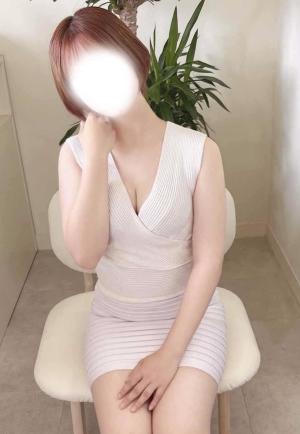 新人みお